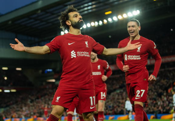 ليفربول يذل مانشستر يونايتد بسباعية .. وصلاح يصبح الهداف التاريخي للـ”ريدز”