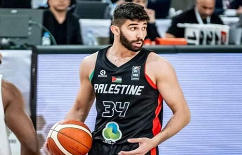 محمد أبو شمسية.. موهبة جديدة مع منتخب الكرة البرتقالية