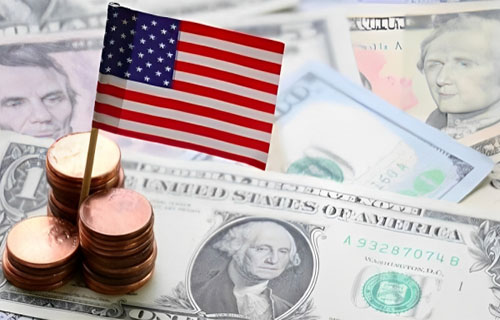 البيت الأبيض يدعو “المركزي” الأميركي للتريّث في رفع الفائدة