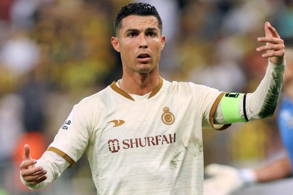 نجم النصر “الهريفي” يوجّه انتقادات لاذعة لرونالدو