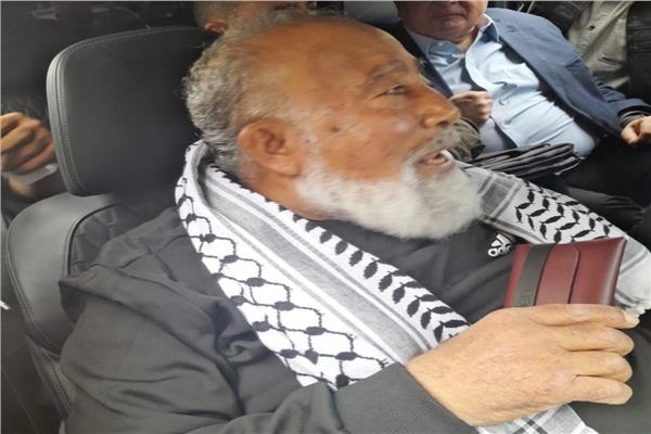 بعد الإفراج عنه .. من هو شيخ الأسرى الفلسطينيين؟| صور