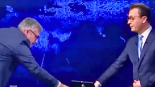 اخرج من بلدي.. شاهد سجالاً مباشراً بين ضيف تركي ومقدم سوري