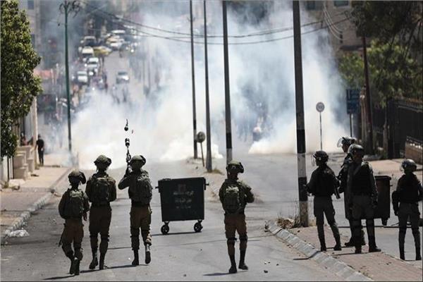 إصابة 3 فلسطينيين بالرصاص والعشرات بالاختناق خلال اقتحام إسرائيلي لنابلس