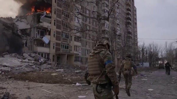 تقدم القوات الروسية في محيط بلدة أفدييفكا الأوكرانية