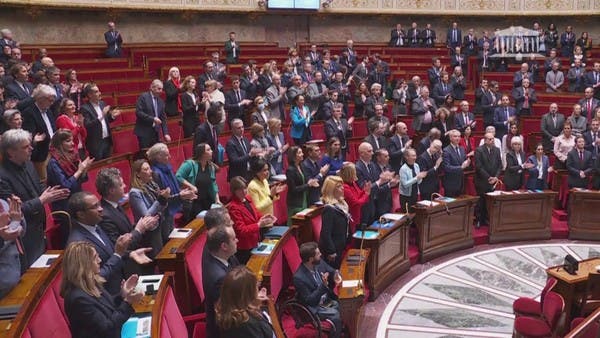 المعارضة تصعد ضد حكومة ماكرون: مستمرون لإسقاط قانون التقاعد
