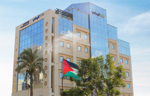 البنك الوطني يستعرض مساهماته في تعزيز التكنولوجيا المصرفية