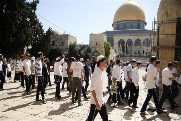 بأول أيام رمضان.. عشرات المستوطنين يقتحمون الأقصى