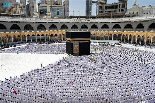 شؤون الحرمين تكثِّف خدماتِها لاستقبال ضيوف الرحمن لأداء أول جمعة في رمضان 