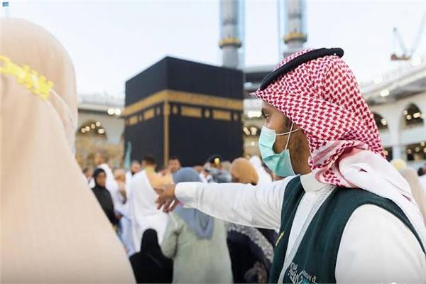 السعودية تقدم خدماتها النوعية لـ976 ألف مصلٍ ومعتمر بالمسجد الحرام