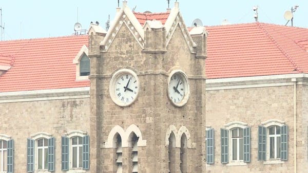 لبنان يعمل وفق توقيتين.. ومؤشر الساعة يلامس الطائفية