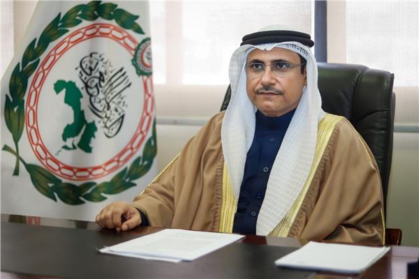 البرلمان العربي يستنكر قيام متطرف بإحراق نسخة من المصحف الشريف بالدنمارك