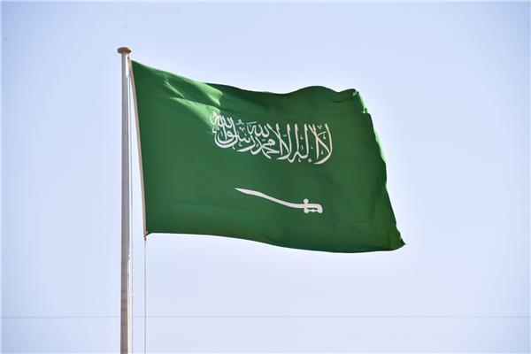 صحيفة «الرياض»: حرق المصحف عمل مشين يولد النزاعات ويعصف بالسلام