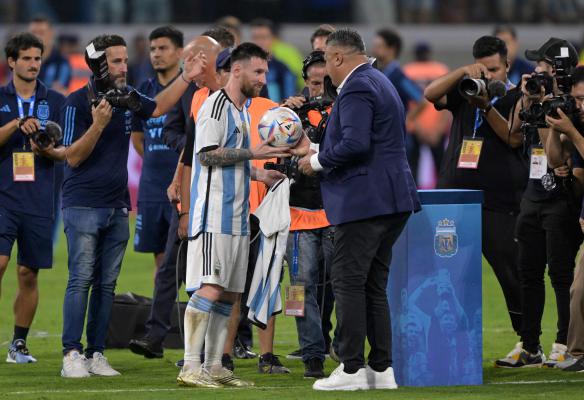 “ميسي” يتخطى حاجز الـ100 هدف مع الارجنتين بـ “هاتريك” في مرمى “كوراساو” المغمورة