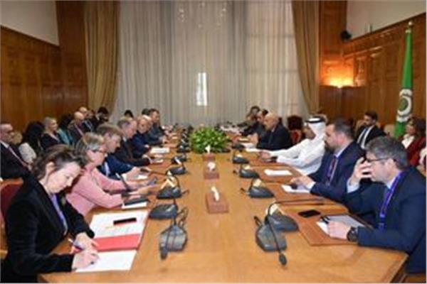 الجامعة العربية تطالب بإنهاء الاحتلال وتوفير الحماية الدولية للفلسطينيين