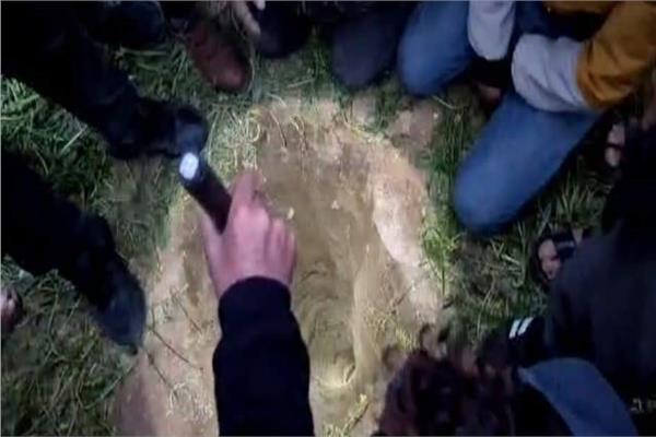 مأساة جديدة.. 11 ساعة ومازال الطفل السوري «صالح» عالق في بئر كوباني