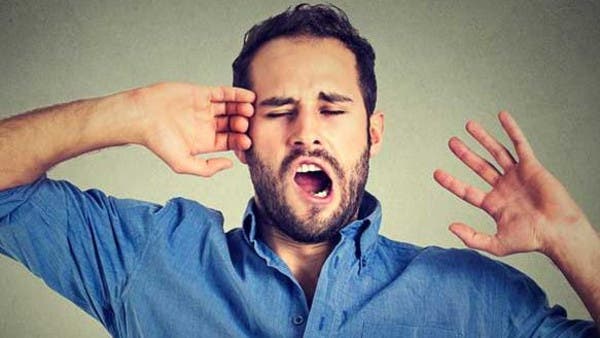 لماذا نتثاءب فوراً عندما نرى شخصا آخر يتثاءب؟