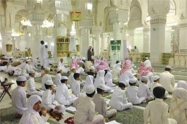 734 حلقة لتعليم القرآن بالمسجد النبوي خلال شهر رمضان‎‎
