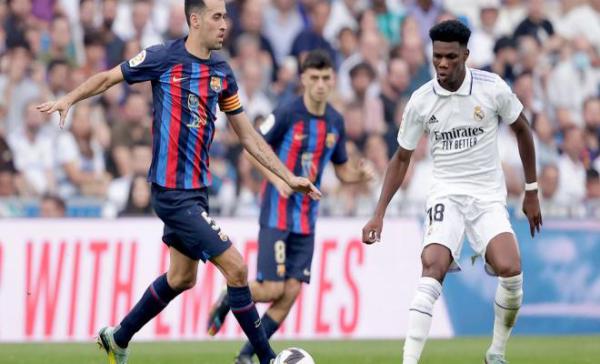 برشلونة يتأهب لإسقاط غريمه التقليدي بالضربة القاضية