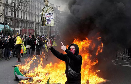 هل تقوض أزمة “نظام التقاعد” صورة فرنسا بنظر المستثمرين؟