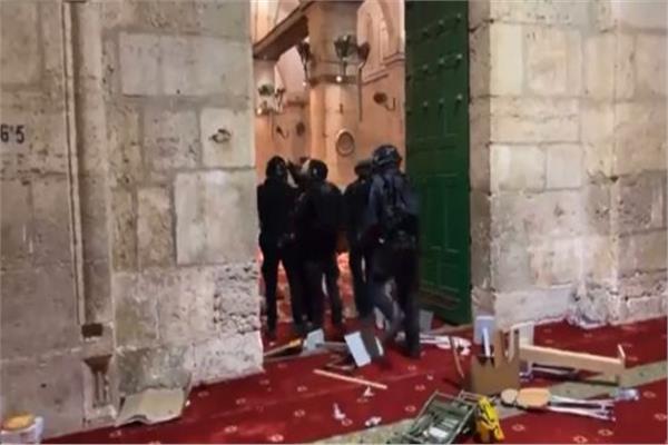 عشرات المستوطنين يقتحمون المسجد الأقصى في أول أيام عيد الفصح اليهودي