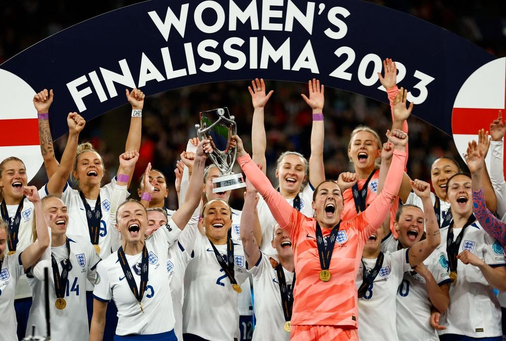 منتخب انكلترا للسيدات يحرز كأس فيناليسيما الكروية على حساب البرازيل