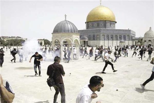 إصابة شابين فلسطينيين برصاص الاحتلال الإسرائيلي واعتقال 4 بالخليل
