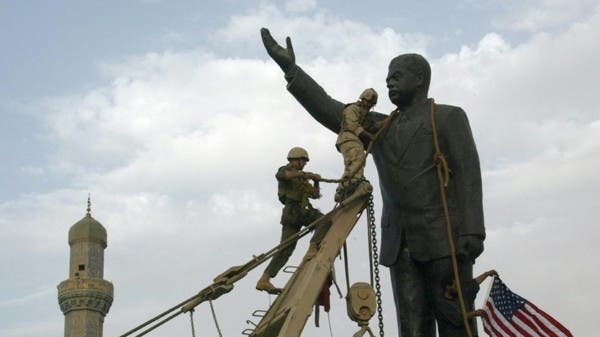 صدام وقف ببغداد وراقب بأم عينيه تمثاله يسقط.. شاهد يؤكد