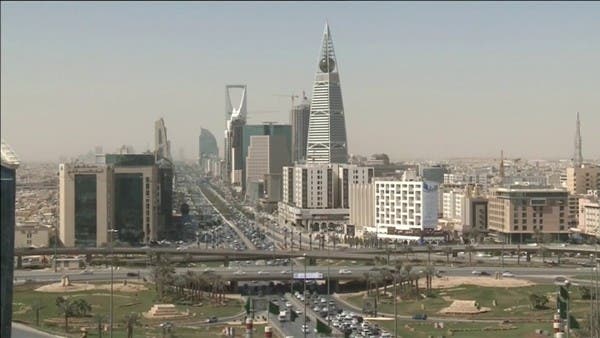بحراك تقوده السعودية.. تفاصيل جديدة حول مبادرات التهدئة في اليمن وسوريا وليبيا
