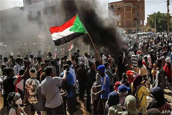 أطباء السودان: 56 قتيلاً و595 إصابة جراء الاشتباكات