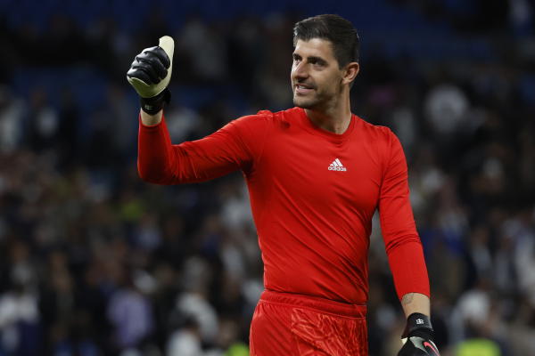كورتوا يسخر من فشل برشلونة الأوروبي