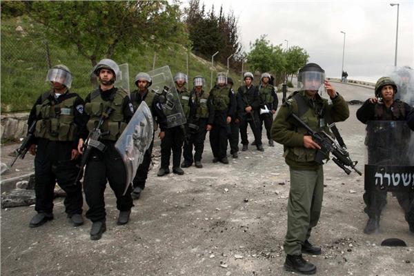 الاحتلال الإسرائيلي يعتقل 15 فلسطينيا بالضفة