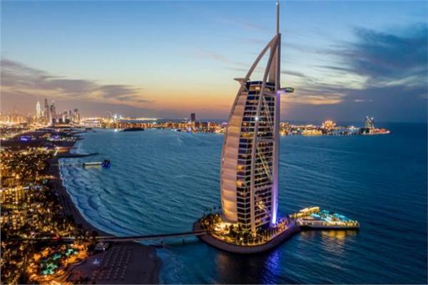 الإمارات تعلن غدا الجمعة أول أيام عيد الفطر