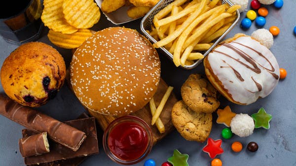 إليك أسوأ 10 أطعمة.. تتناولها يومياً بالتأكيد