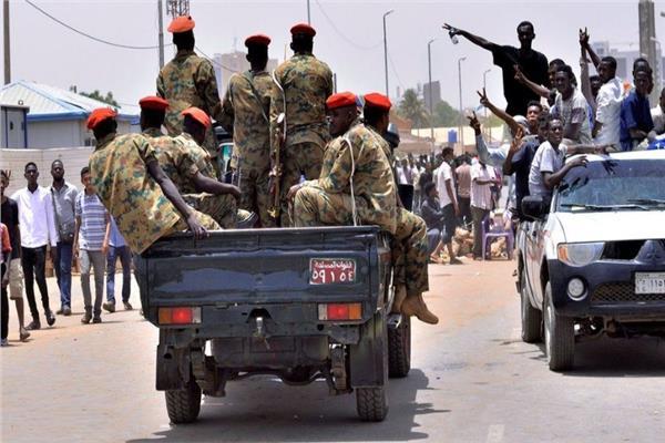 الجيش السوداني يحمل الدعم السريع مسؤولية نهب بنوك واقتحام مستشفيات في الخرطوم