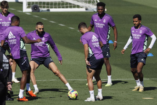 برشلونة يزحف حثيثاً من اللقب و “الريال” بتأمين الوصافة