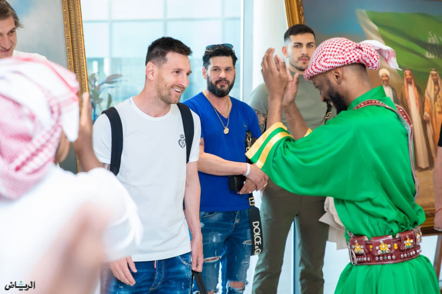 ميسي.. زيارة مفاجئة للسعودية وسط أنباء عن اقتراب عودته لبرشلونة
