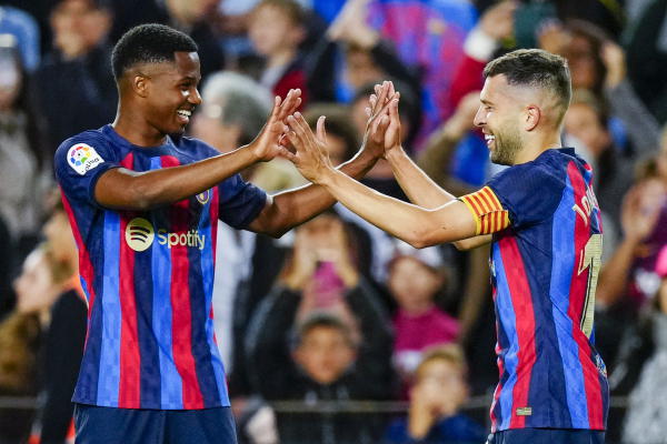 برشلونة يقترب من منصات التتويج بانتصار صعب بفضل البديل “ألبا”