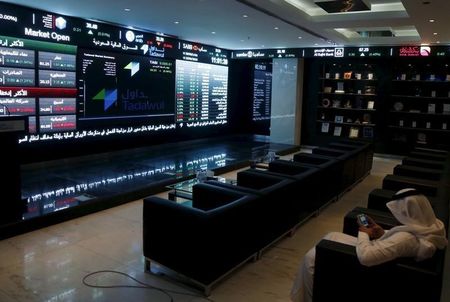 مؤشرات الأسهم في السعوديه هبطت؛ المؤشر العام السعودي تراجع نحو 1.30%