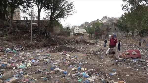 السيول تفاقم معاناة اليمنيين في مخيمات تعز