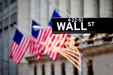 مؤشرات الأسهم في الولايات المتحدة تباينت؛ مؤشر داو جونز الصناعي تراجع نحو 0.66%