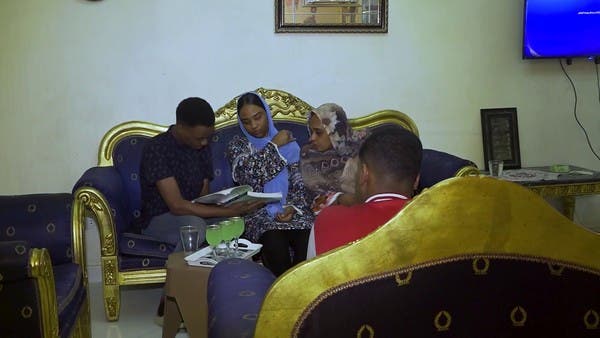 بدون أوراق دراستهم.. المئات من الطلاب المصريين والسودانيين في مهب الريح