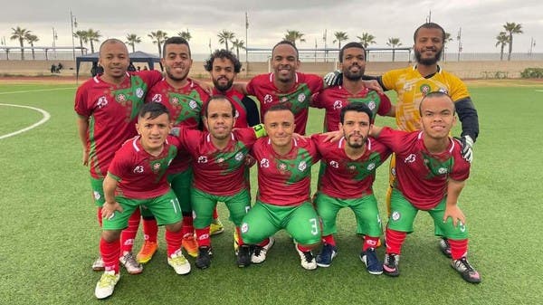 أقزام قرروا التحدي ورفع علم المغرب بالساحرة المستديرة.. ما قصتهم؟