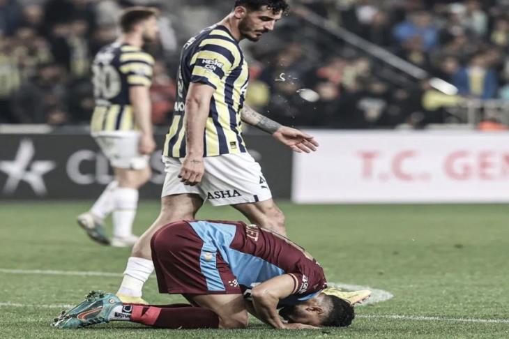 نادي طرابزون سبور التركي يدين بصق لاعب فناربخشة على تريزيجيه أثناء السجود
