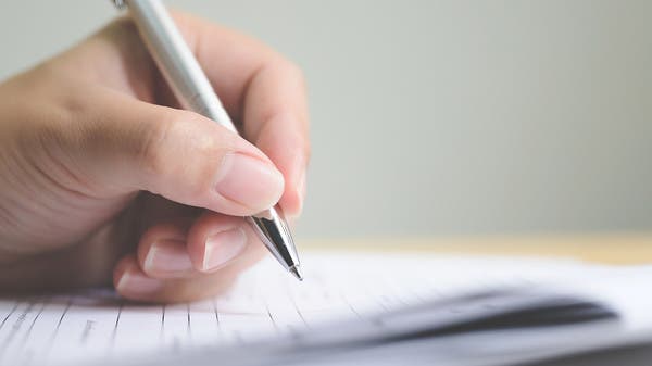 “انحط عقلي بكفي”.. إجابات تختفي من ورقة امتحان تحير سوريا