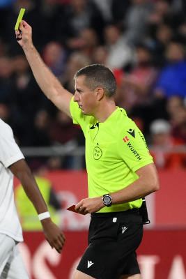 استبعاد حكم الـ “فار” في لقاء ريال مدريد وفالنسيا “الشهيرة”