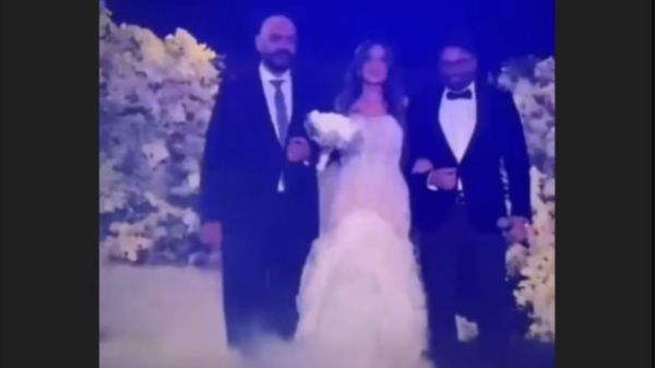 مفاجأة صادمة.. هل تسببت مديرة أعمال تامر حسني في طلاقه؟