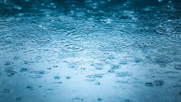 مشاهد مأساوية من فيضانات الجزائر.. جثة لطفلة جرفتها السيول