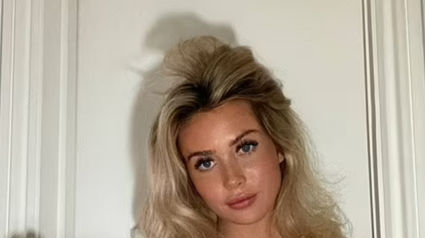 طاردتهم كخيالاتهم.. حكاية فاتنة قلبت حياة لاعبي كرة جحيماً