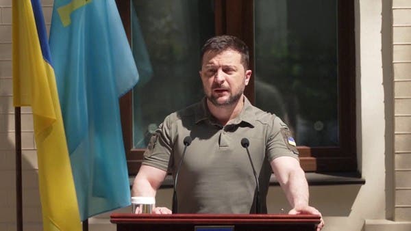 زيلينسكي لإيران: مسيّراتكم تقتل شعبي