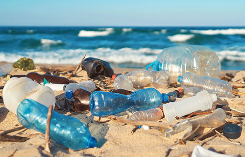 مفاوضات حساسة في باريس حول معاهدة دولية لمكافحة التلوث البلاستيكي